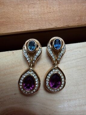 Vintage Gold Tone Dangle Post Back Earrings Amethyst Sapphire Rhinestone Halo